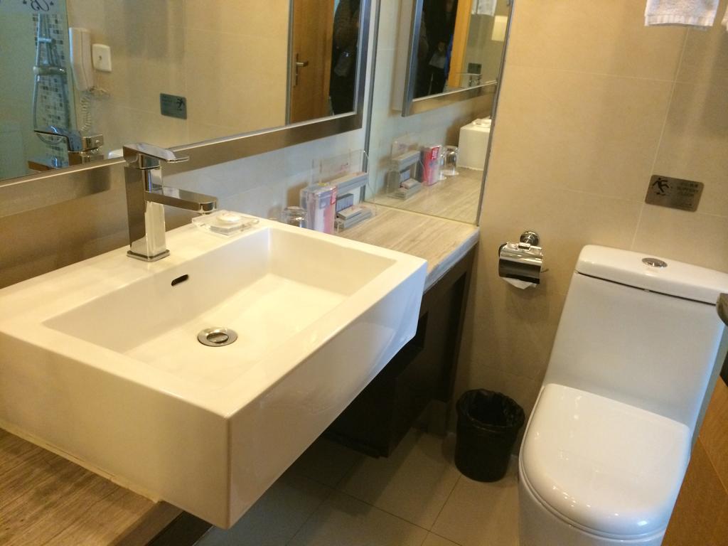 Shenzhen The Bauhinia Hotel, Mix City Shopping Center Kamer foto